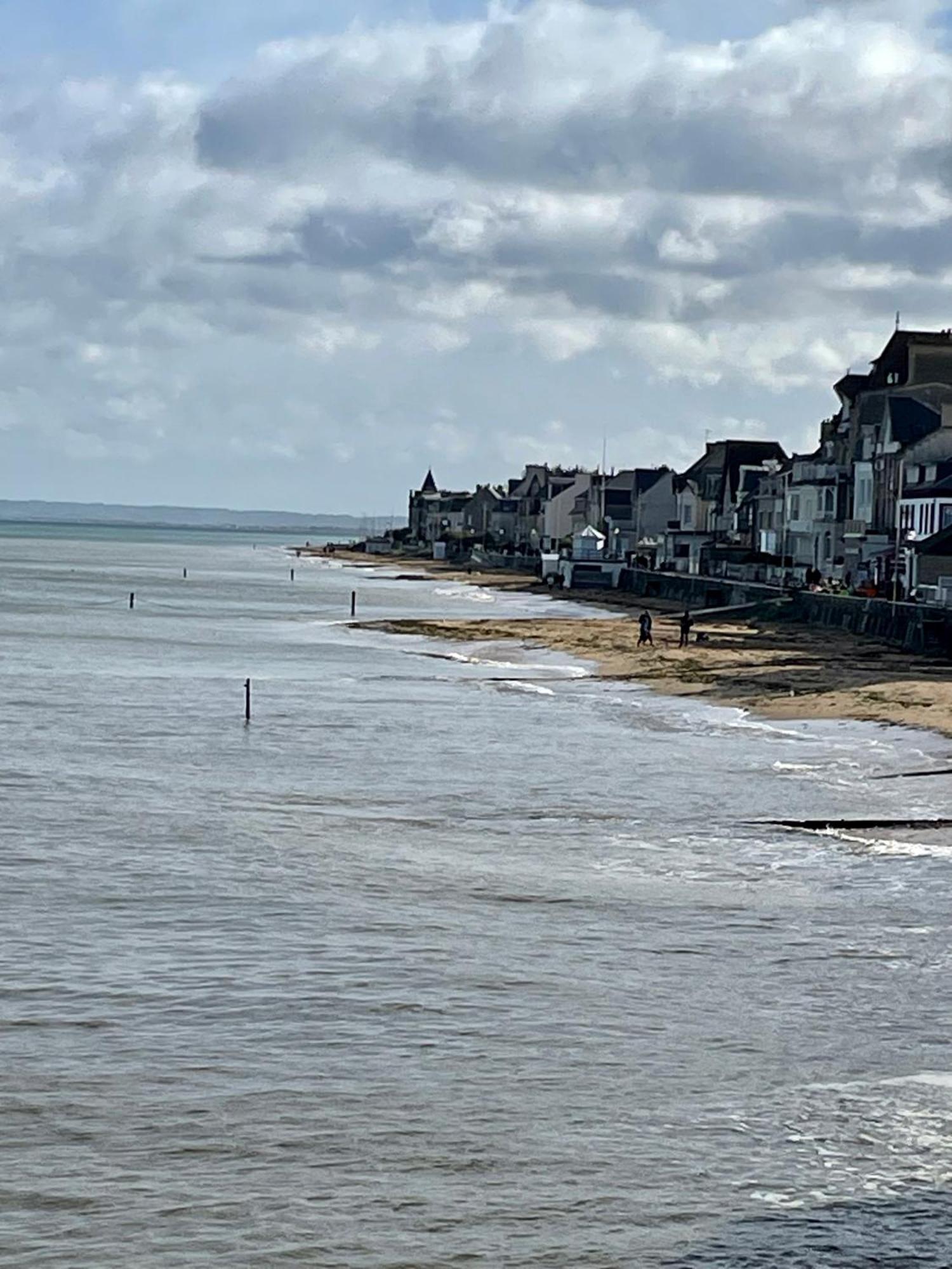 Saint-Aubin-Sur-Mer: Bel appartement traversant Extérieur photo